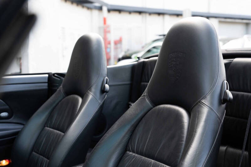 2004 Porsche 911 Carrera 4S