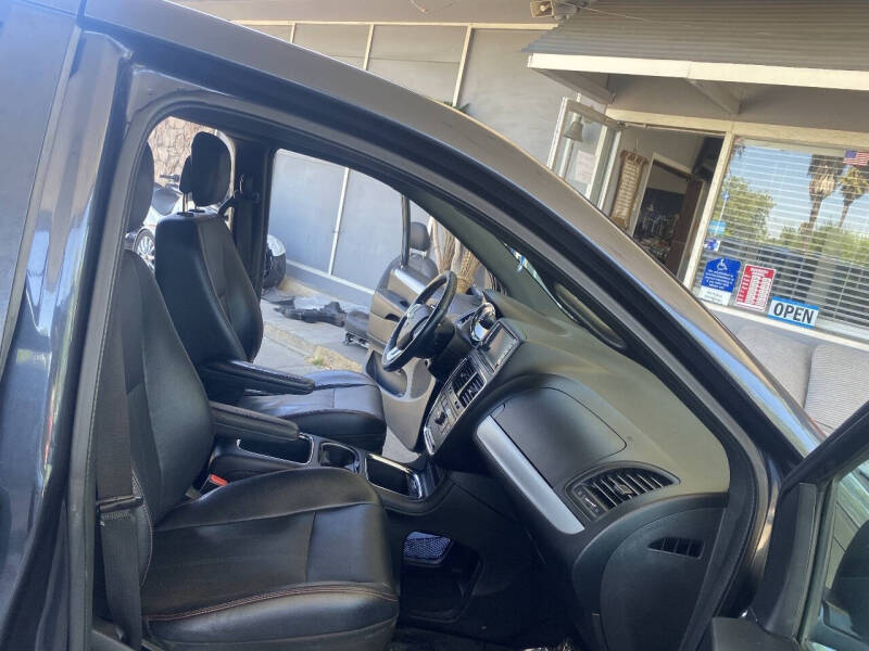 2014 Dodge Grand Caravan R/T