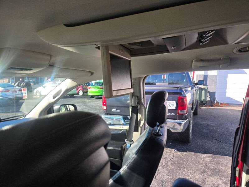 2013 Chrysler Town and Country Touring