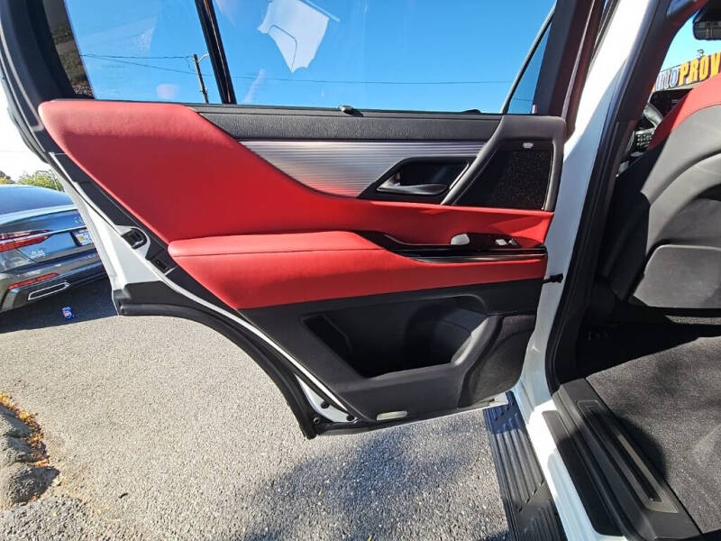 2022 Lexus LX 600 F SPORT Handling