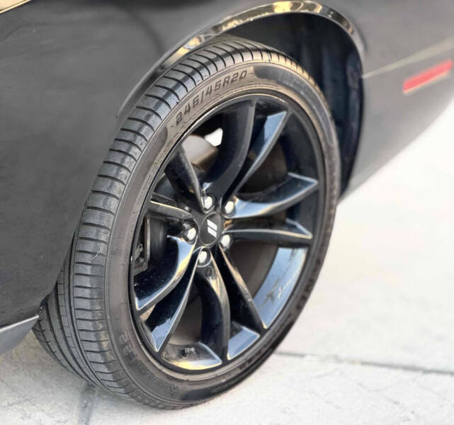 2017 Dodge Challenger SXT