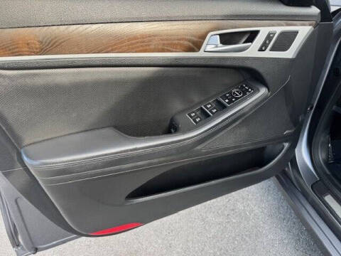 2015 Hyundai Genesis