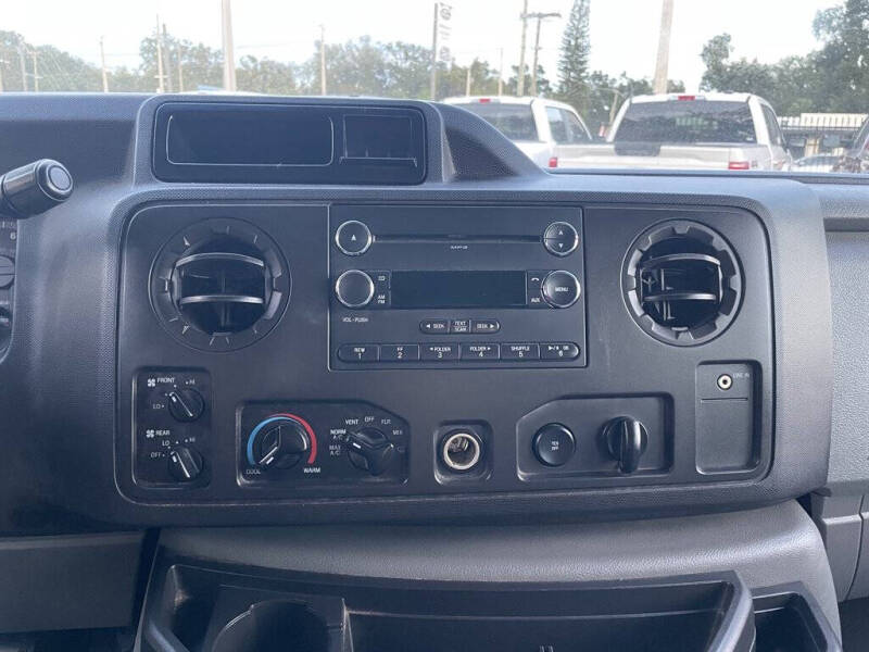 2011 Ford E-Series E-350 SD XLT