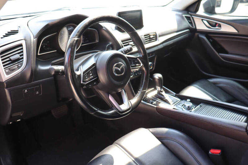 2017 Mazda MAZDA3 Touring