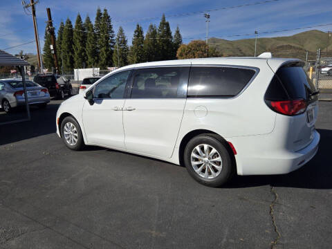 2017 Chrysler Pacifica Touring