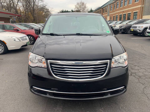 2016 Chrysler Town and Country Touring