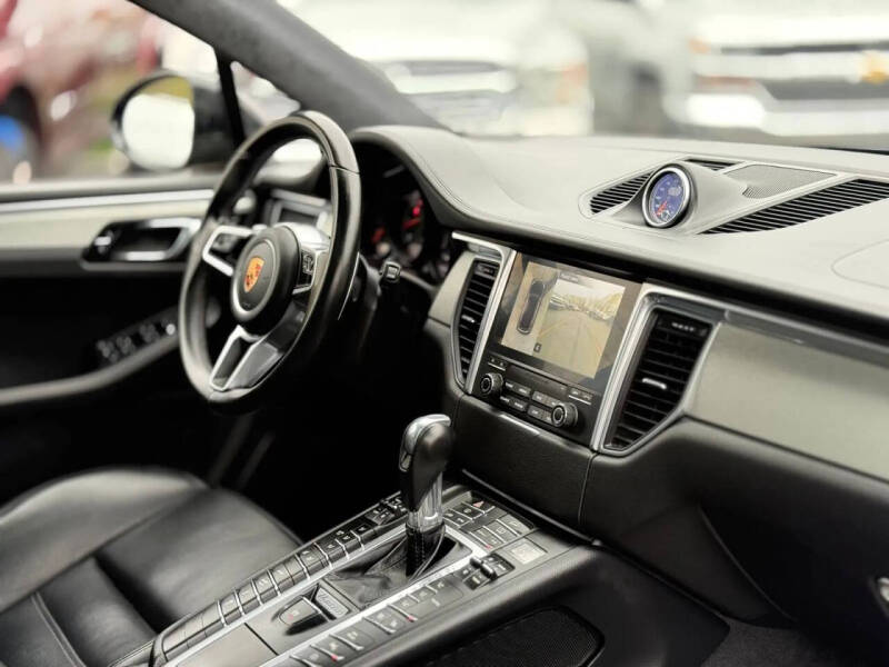2018 Porsche Macan Turbo