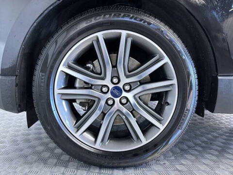 2019 Ford Edge Titanium