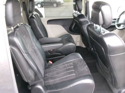 2016 Chrysler Town and Country Limited