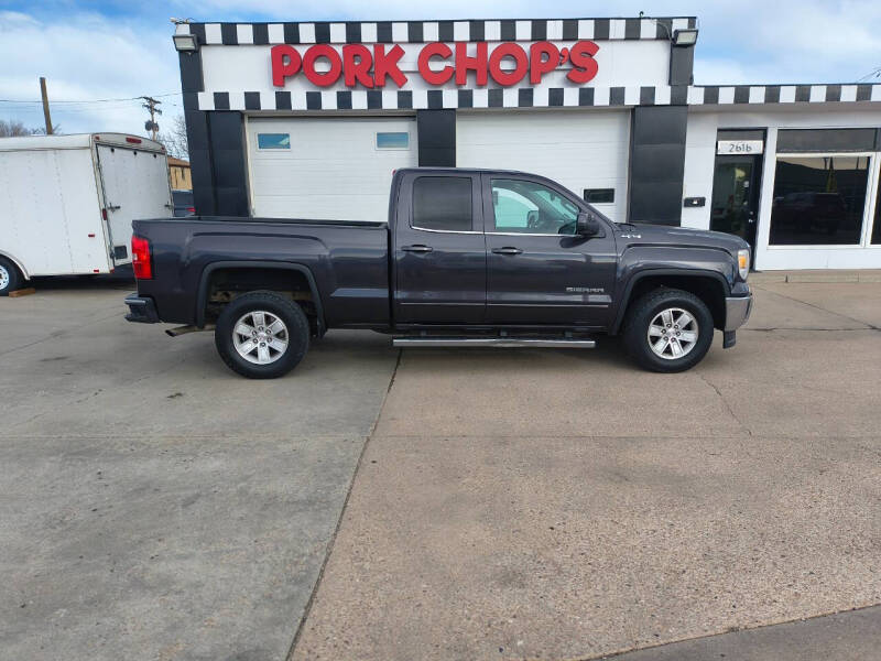 2015 GMC Sierra SLE's photo