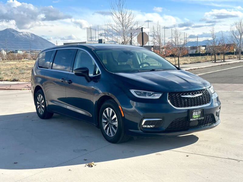 2023 Chrysler Pacifica Plug-In Hybrid Touring L