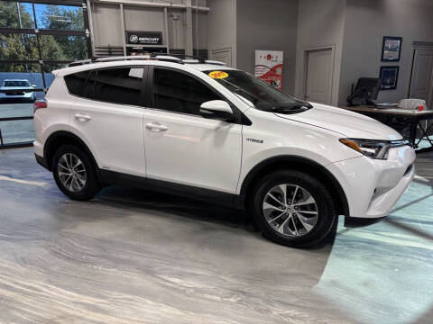 2017 Toyota RAV4 Hybrid XLE