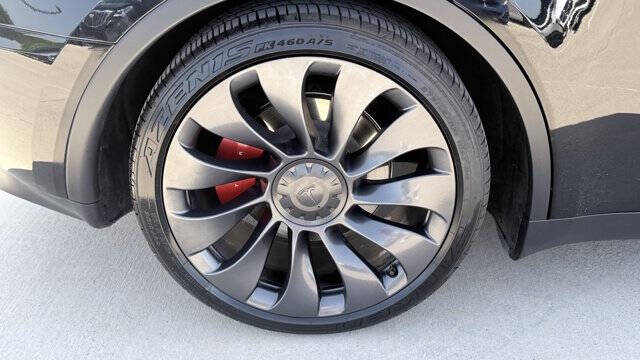 2024 Tesla Model Y Performance