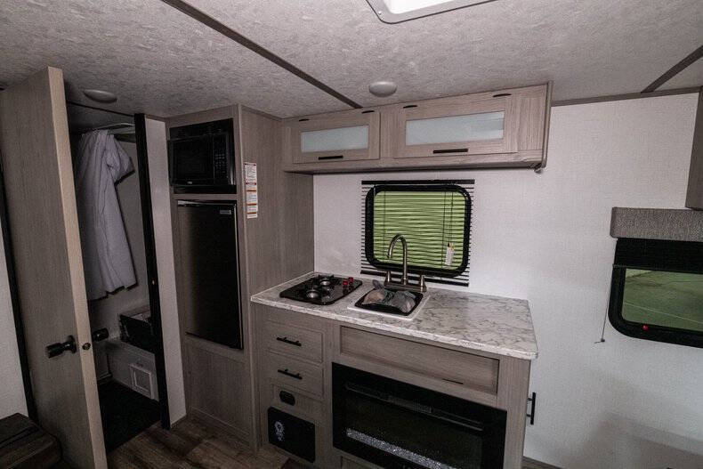 2024 Coleman Dutchman