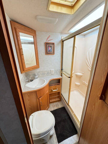 2004 Winnebago Sightseer 35N