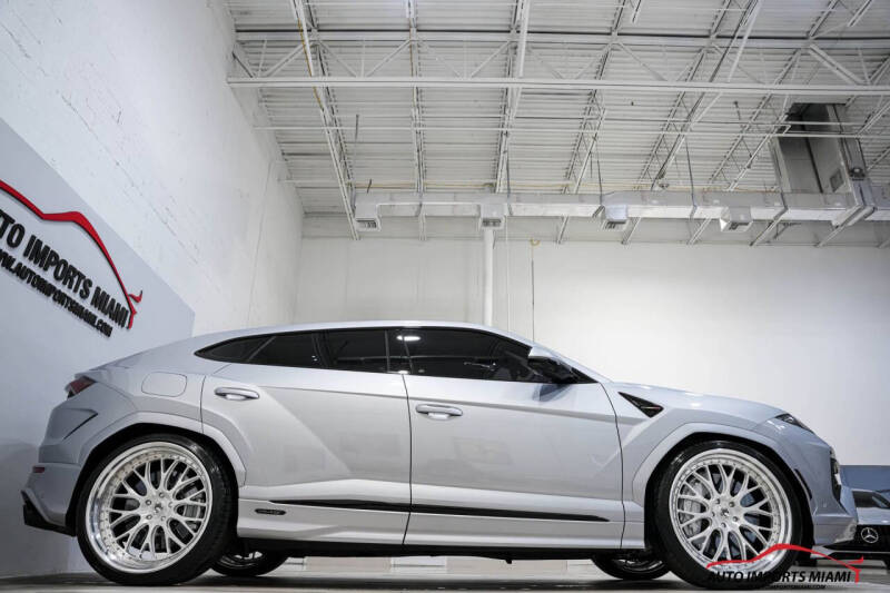 2025 Lamborghini Urus SE