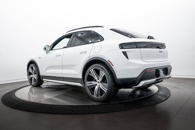 2025 Porsche Macan Turbo Electric