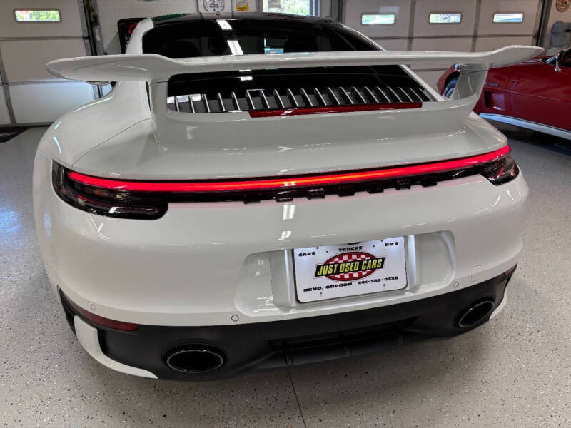 2022 Porsche 911 S photo 3