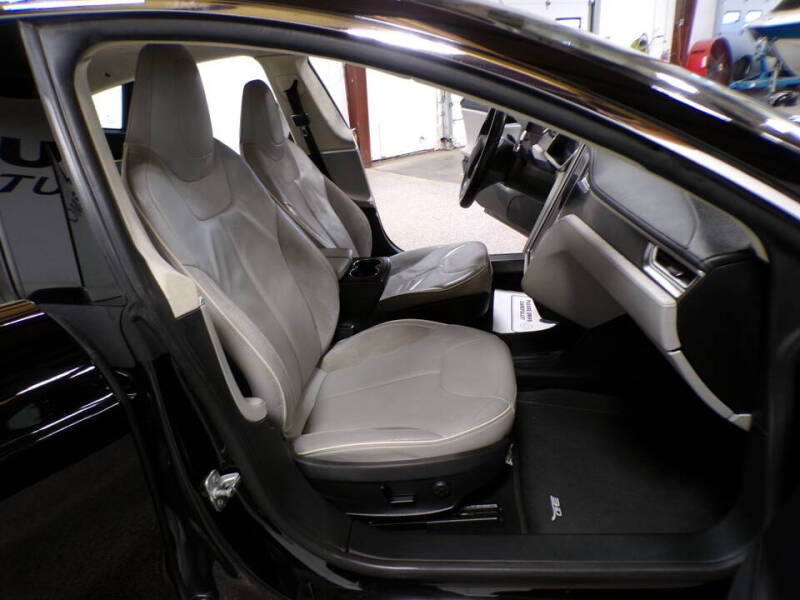 2013 Tesla Model S Performance