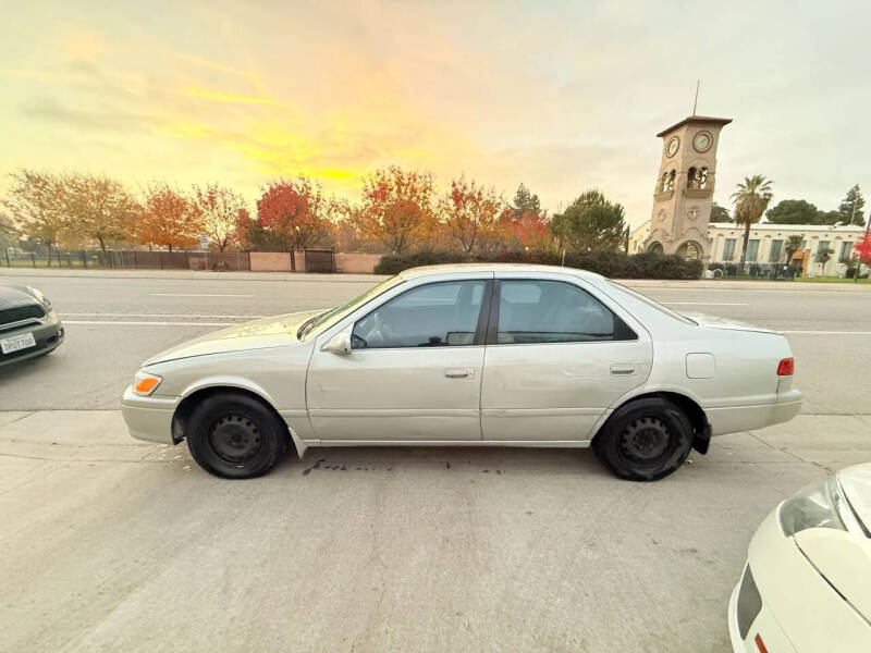 2000 Toyota Camry