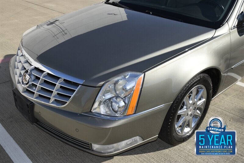 2011 Cadillac DTS Luxury Collection