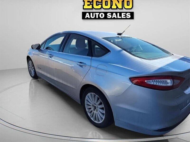 2016 Ford Fusion Hybrid SE