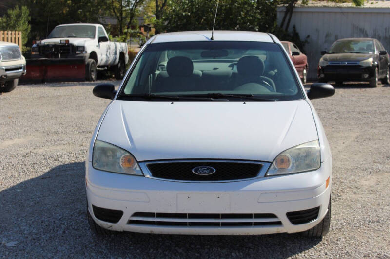 2003 Ford Focus null photo 2