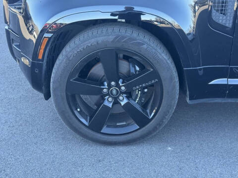 2024 Land Rover Defender 130 V8 P500