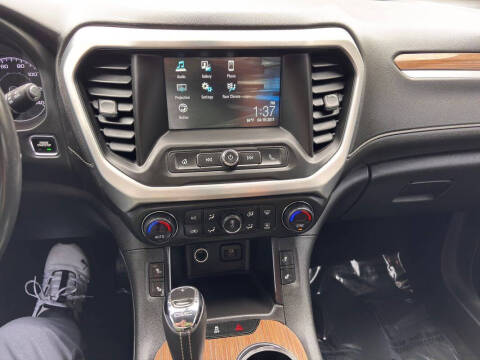 2017 GMC Acadia SLE-2