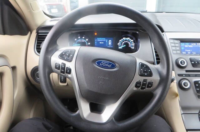 2013 Ford Taurus SE