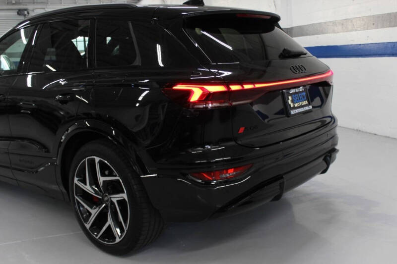 2025 Audi SQ6 e-tron quattro Premium Plus