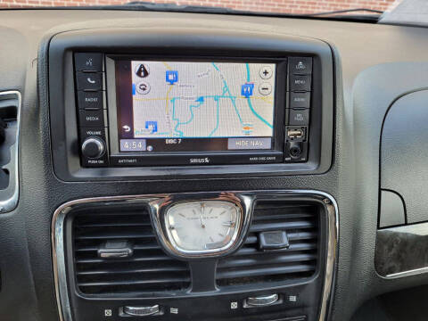 2014 Chrysler Town and Country Touring-L