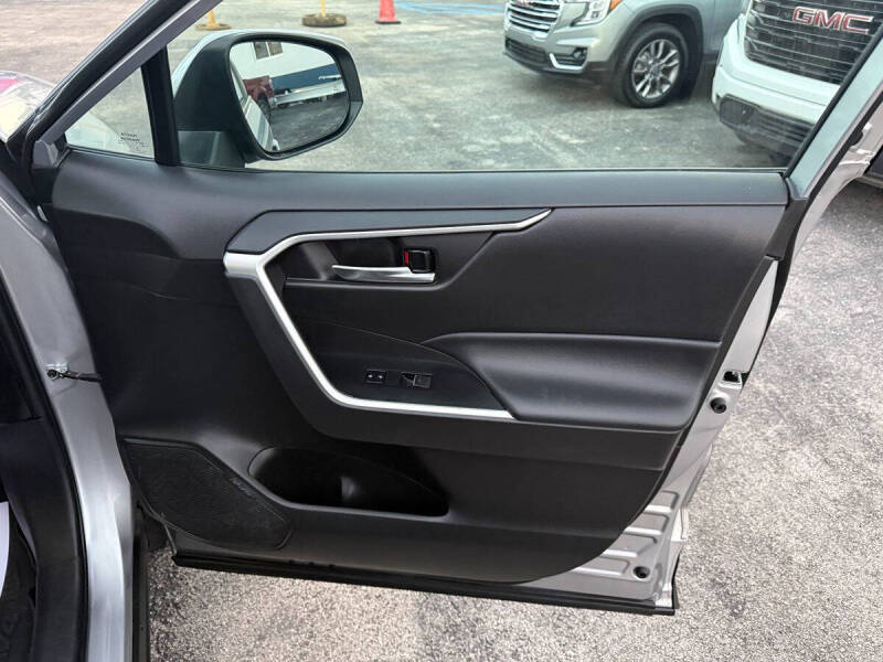 2022 Toyota RAV4 XLE