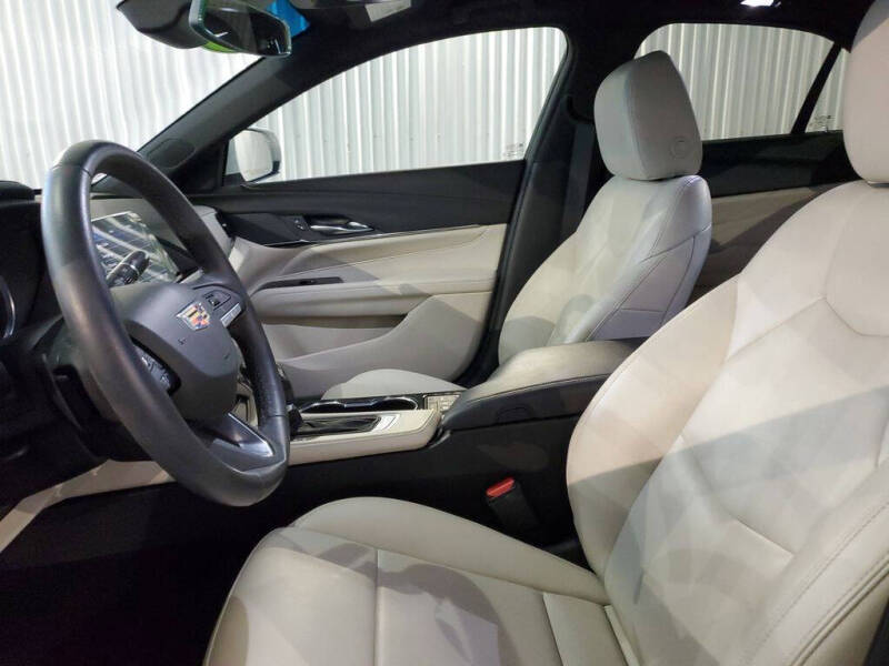 2024 Cadillac CT4 Luxury