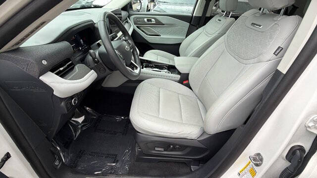 2025 Ford Explorer Platinum