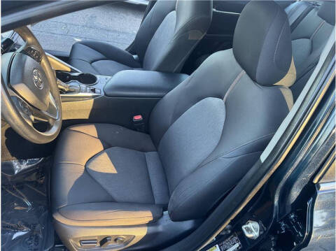 2018 Toyota Camry Hybrid LE