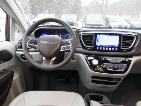 2017 Chrysler Pacifica Touring-L Plus