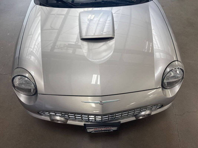 2004 Ford Thunderbird Deluxe