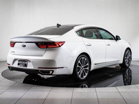 2019 Kia Cadenza Technology