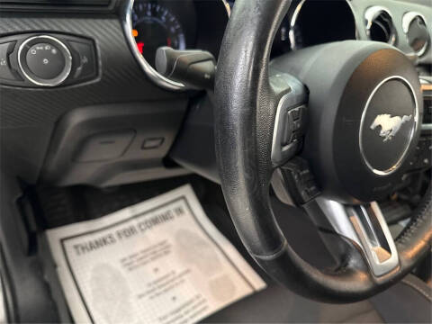 2017 Ford Mustang V6