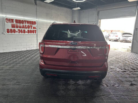2016 Ford Explorer