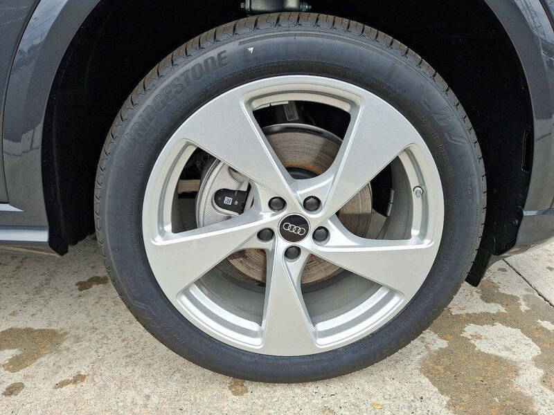 2025 Audi Q5 quattro Premium Plus TFSI