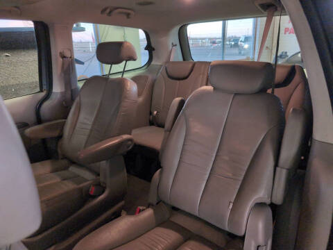 2008 Hyundai Entourage GLS