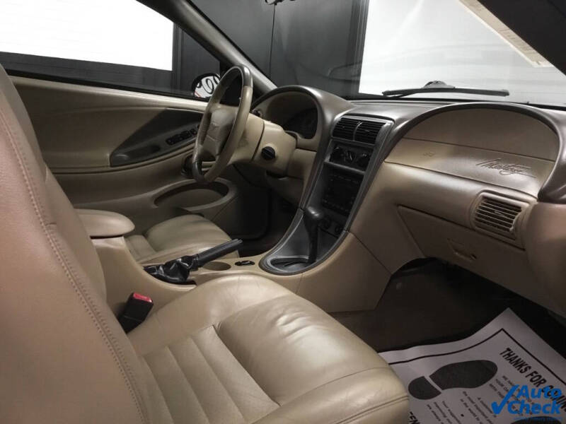 2004 Ford Mustang GT Deluxe