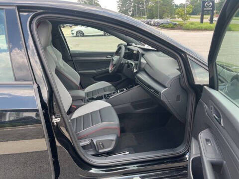 2025 Volkswagen Golf GTI SE