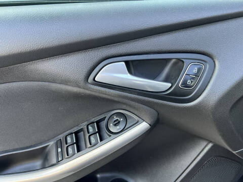 2017 Ford Focus Titanium