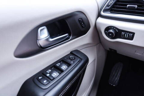 2022 Chrysler Pacifica Hybrid Touring L