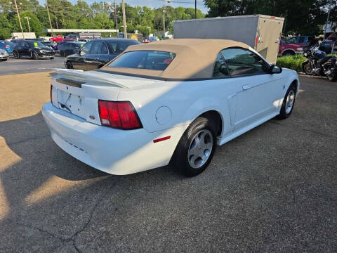 2000 Ford Mustang