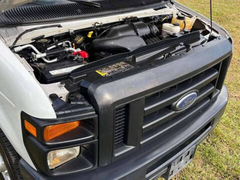 2011 Ford E-Series E-350 SD