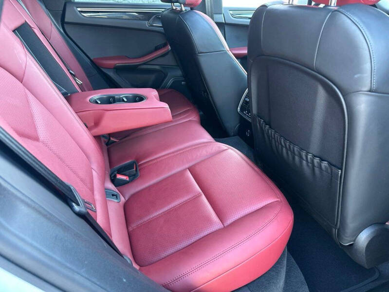 2022 Porsche Macan